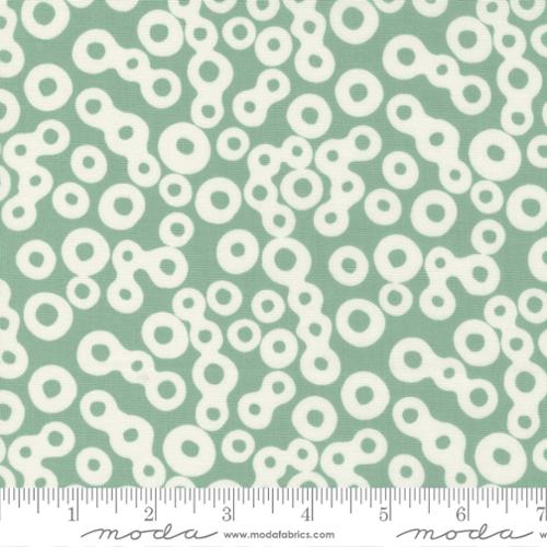 Frisky Floating Chill - Quilt Fabric