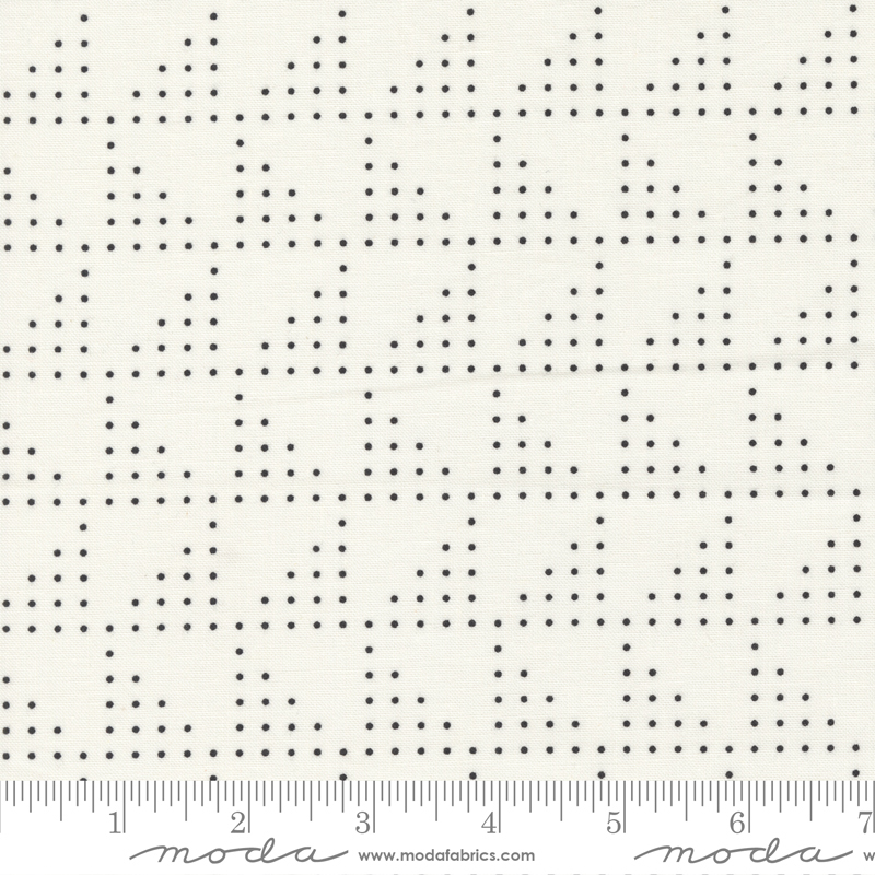 Lazy Afternoon Vanilla - Sketching Dots - Quilt Fabric