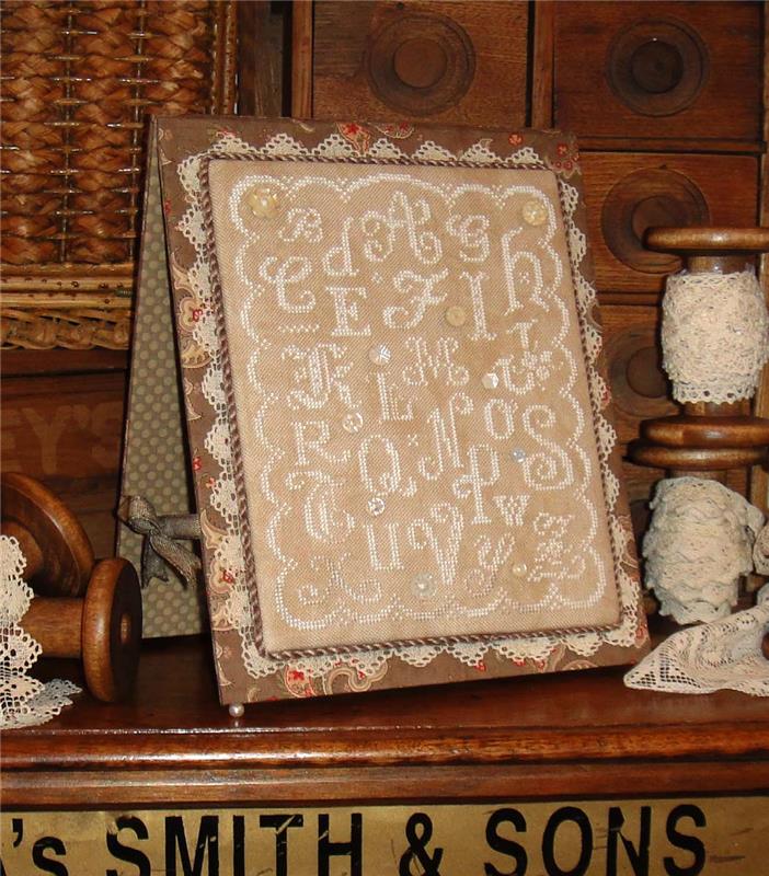 Alphabet en Blanc - Cross Stitch Pattern