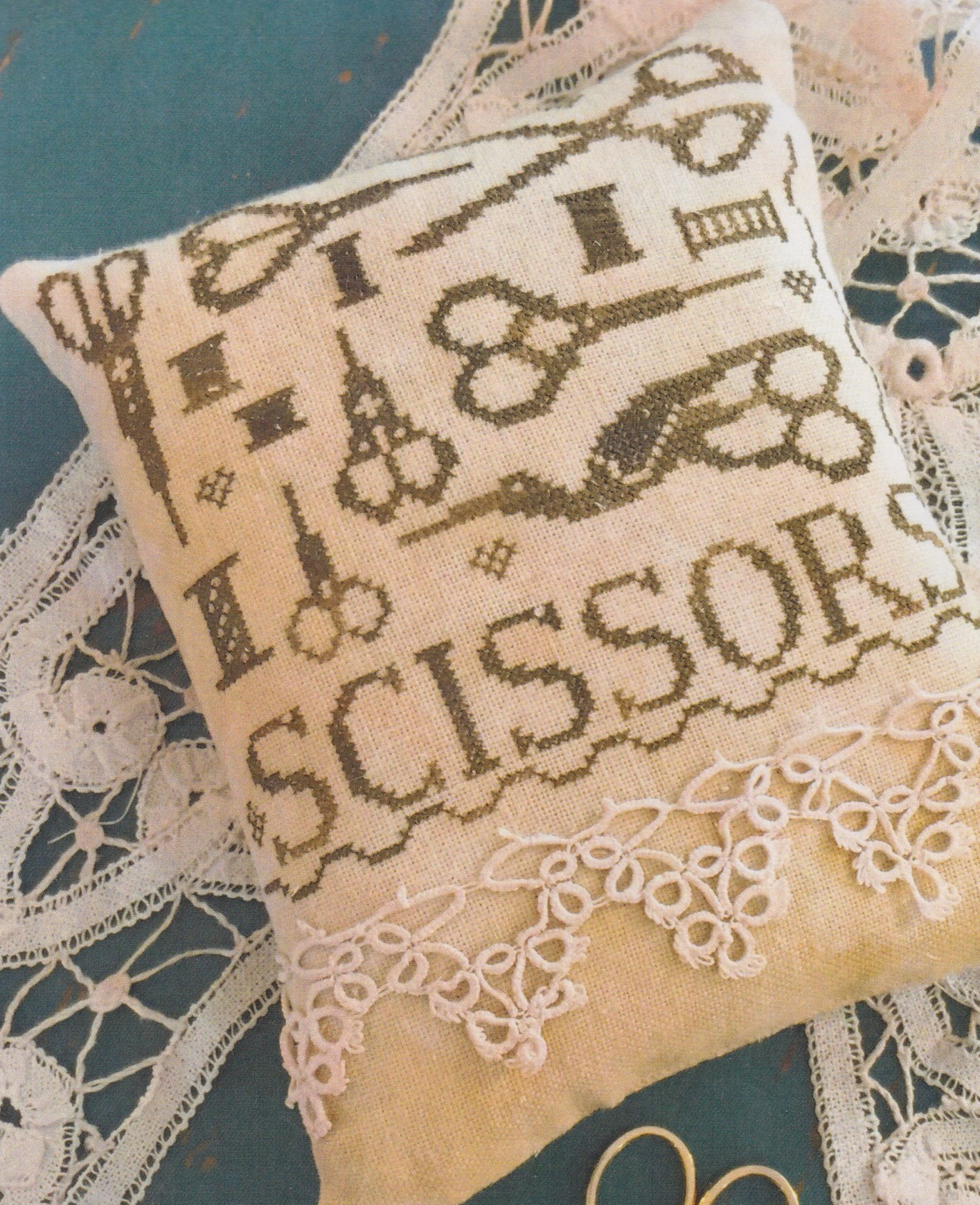 Antique Scissors & Spools - Cross Stitch Pattern