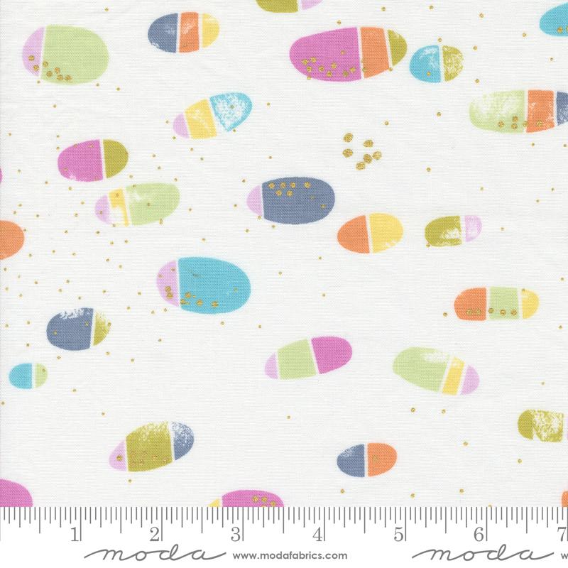 Flirtation Playful Lace - Quilt Fabric