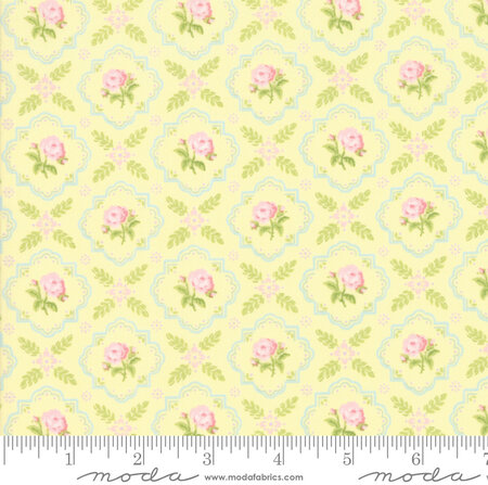Brenda Riddle Finnegan Trellis Yellow - Quilt Fabric