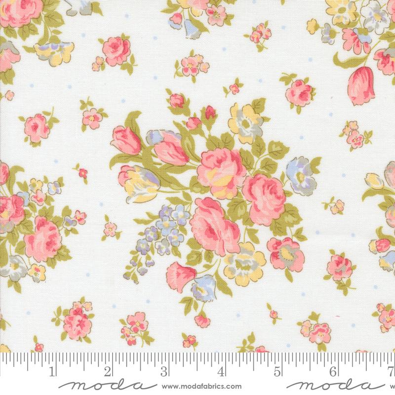 Memory Lane Flowers Off White - Quilt Fabric