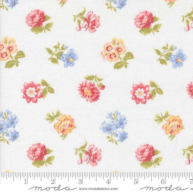 Memory Lane Flower Off White - Quilt Fabric