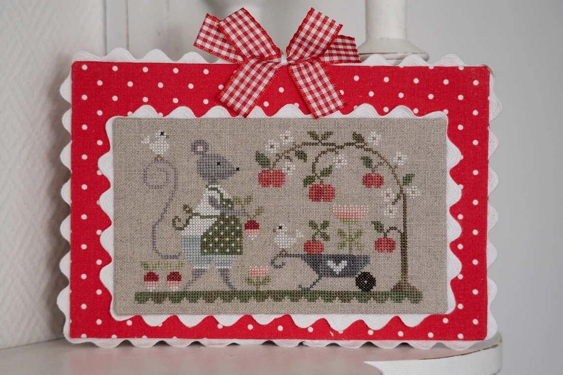 Souris au Jardin (Mouse in the Garden) 