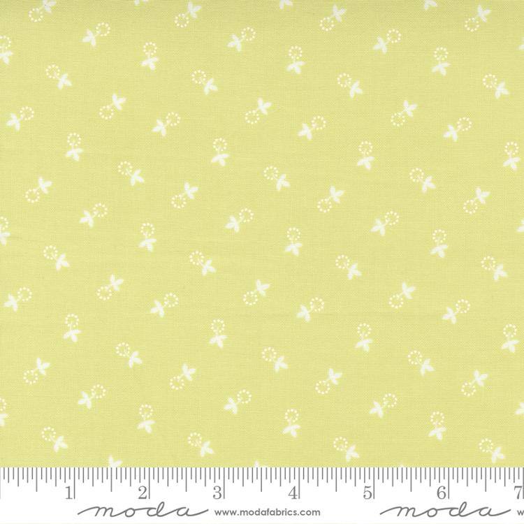 Cinnamon Cream Sprout - Berry Leaf Blender Leaf - Fabric