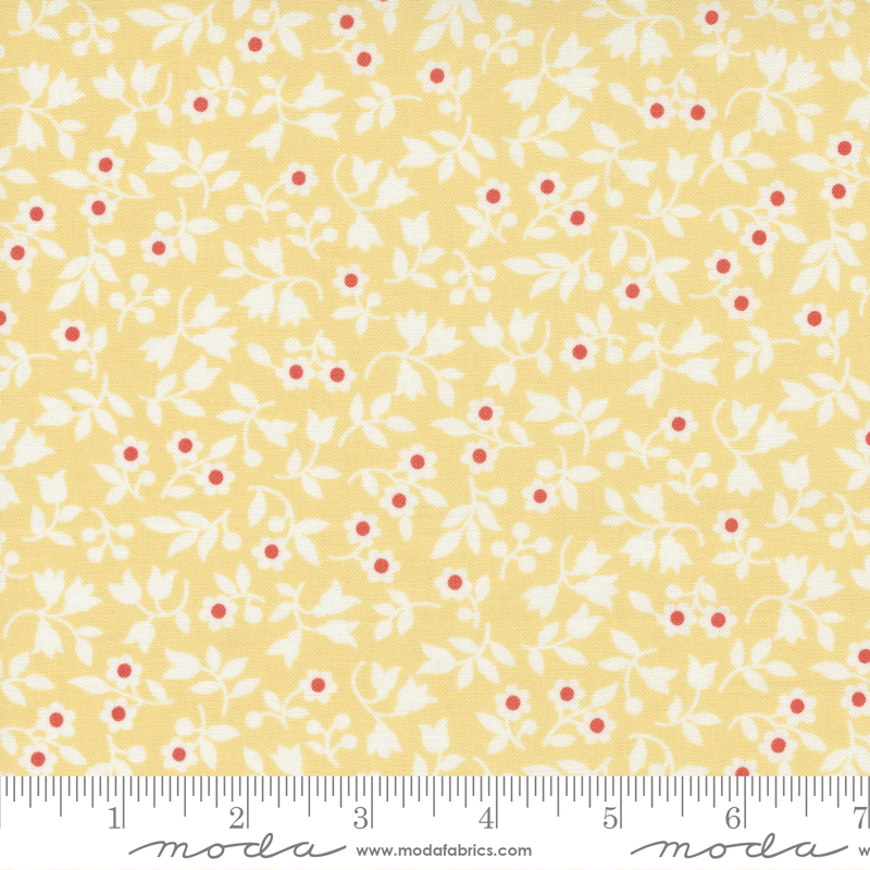 Fruit Cocktail Pineapple - Berry Blooms Ditsy - Quilt Fabric