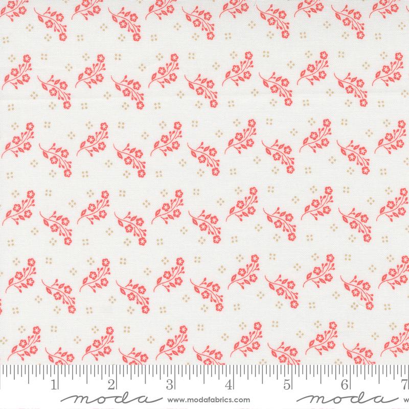 Linen Cupboard Blooms - Chantilly Strawberry - Quilt Fabric