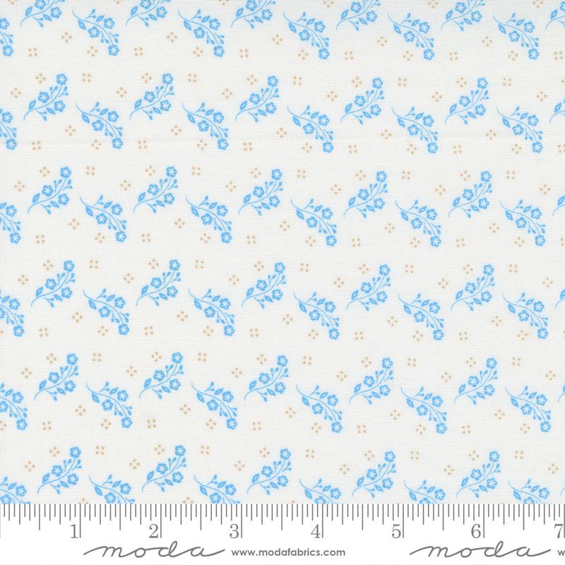 Linen Cupboard Blooms - Chantilly Cornflower - Quilt Fabric