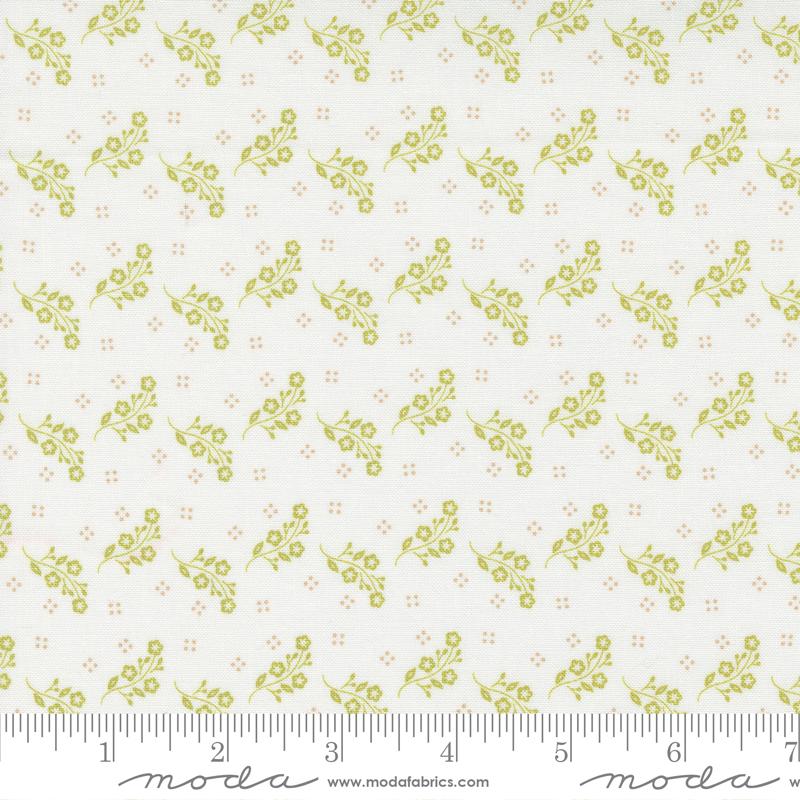 Linen Cupboard Blooms - Chantilly Leaf - Quilt Fabric