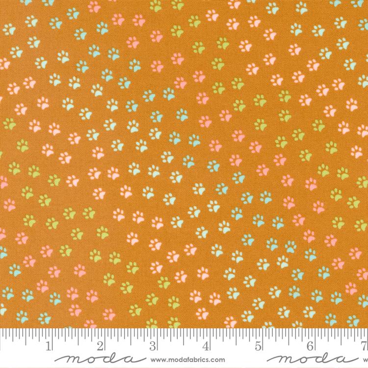 Here Kitty Kitty Rust - Quilt Fabric