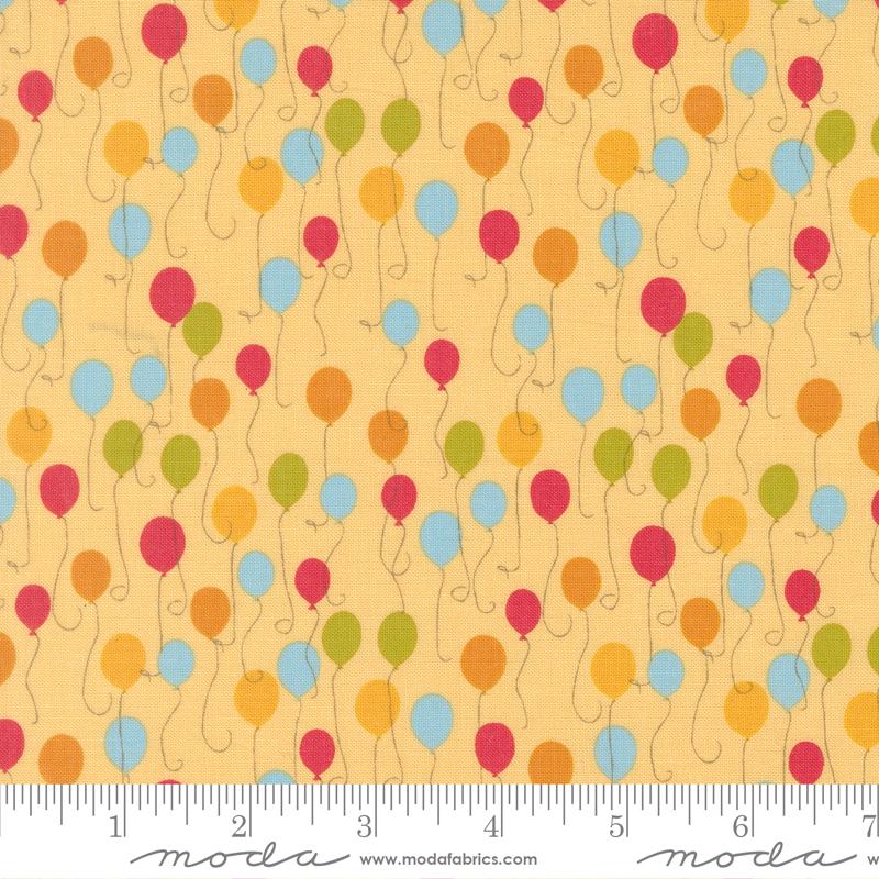 Animal Park Fun Balloon Banana - Quilt Fabric