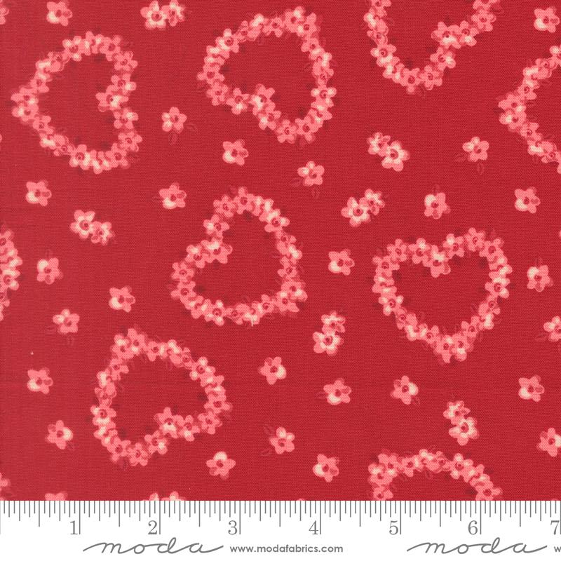 Je Taime Wreath Rose - Quilt Fabric, zoomed in. Select this picture to zoom back out.