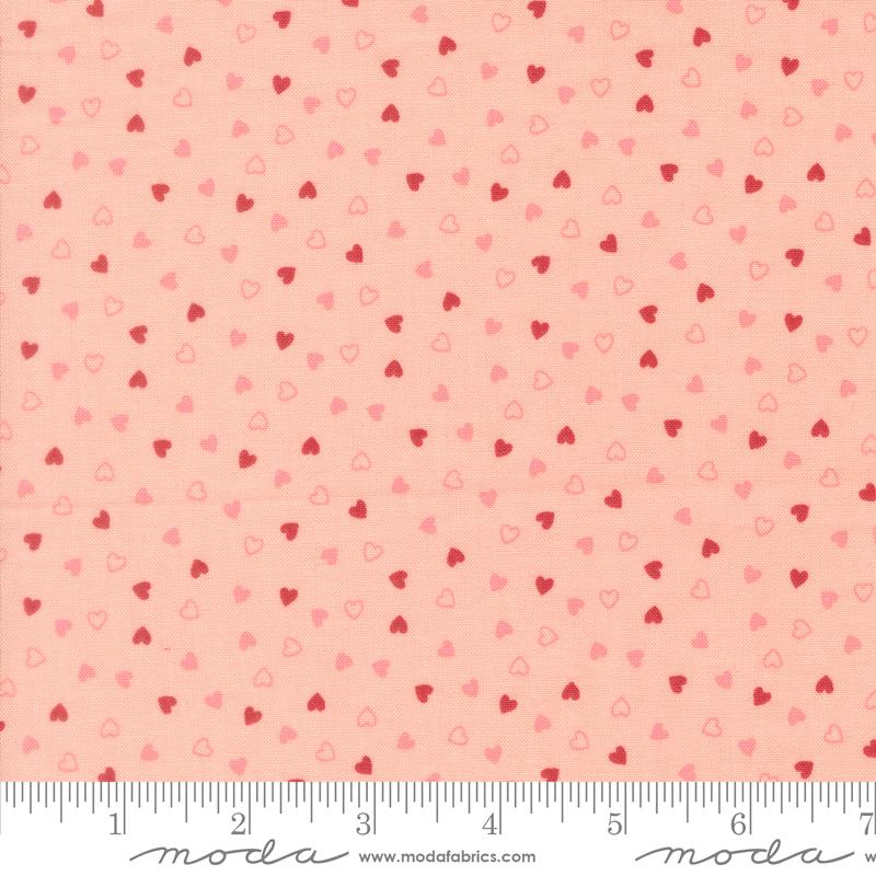 Je Taime Hearts Blush - Quilt Fabric, zoomed in. Select this picture to zoom back out.