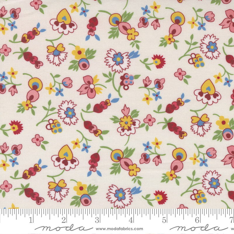 Picture Perfect Ivory - Hearts And Flower - Quilt Fabric