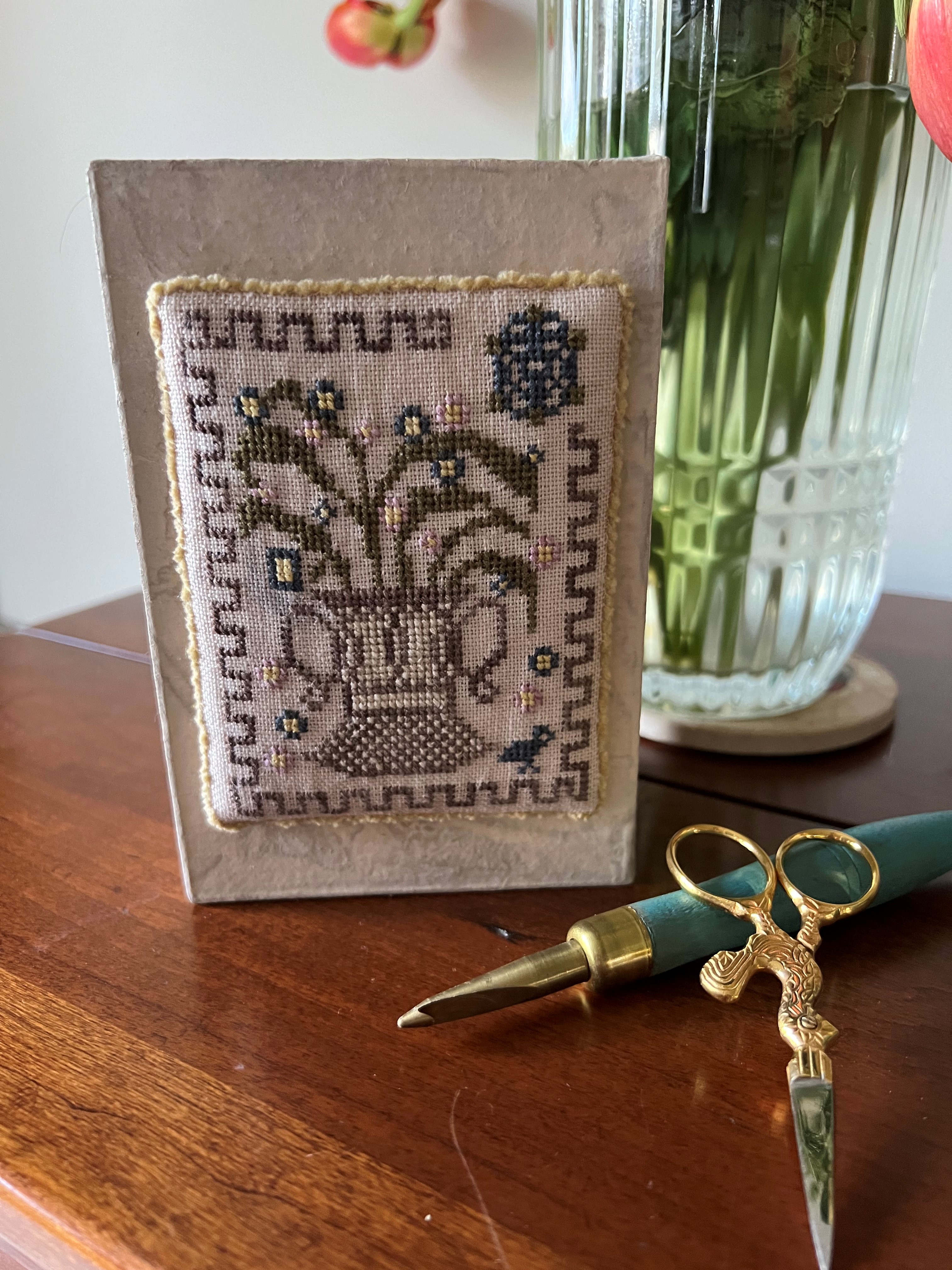Urn and Flowers Box Topper - Cross Stitch Pattern