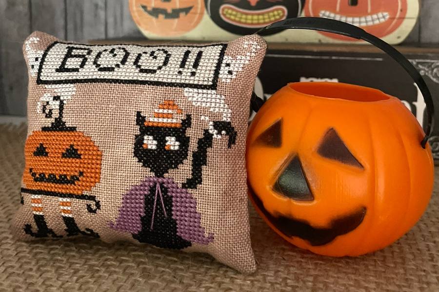 Halloween Parade - Boo! - Cross Stitch Pattern