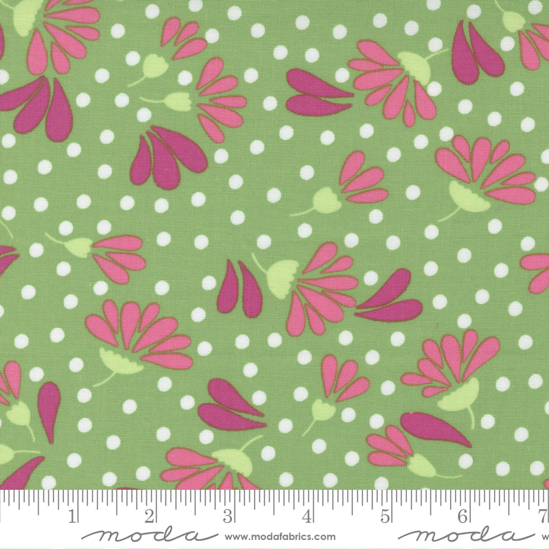 Picnic Pop Grassy Green - Wild Flowerberry - Quilt Fabric