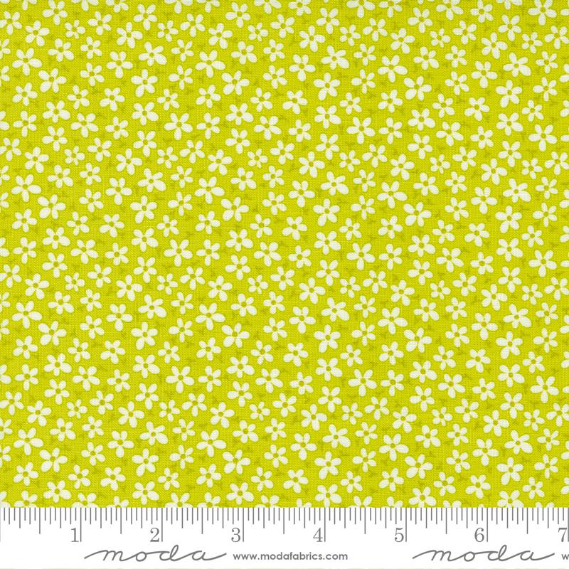 Sweet And Plenty Limeade - Free Ditsy - Quilt Fabric