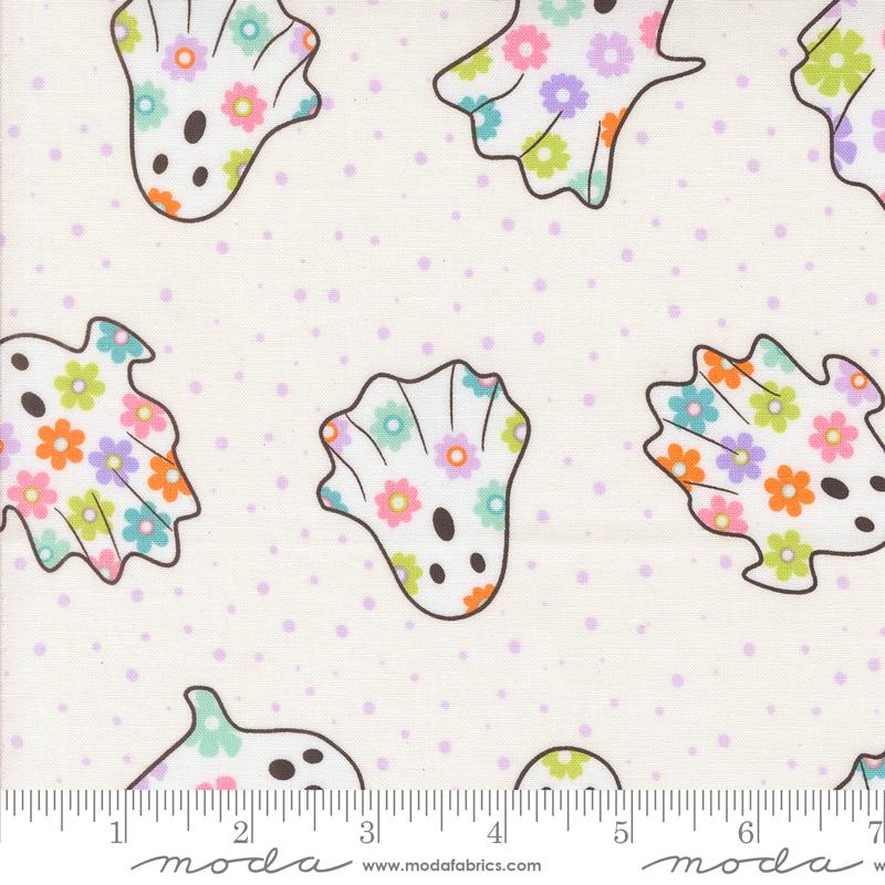 Fab Boo Lous Ghosts Ghostly - Halloween Quilt Fabric