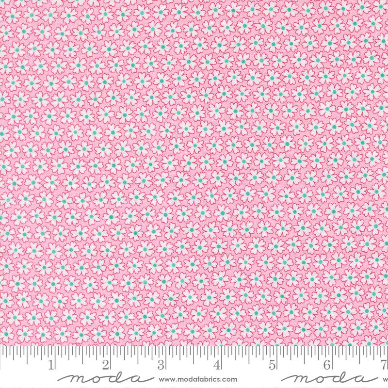 Pick Me Pocket of Posies Petal - Quilt Fabric