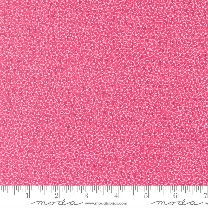 Pick Me Pocket of Posies Petunia - Quilt Fabric