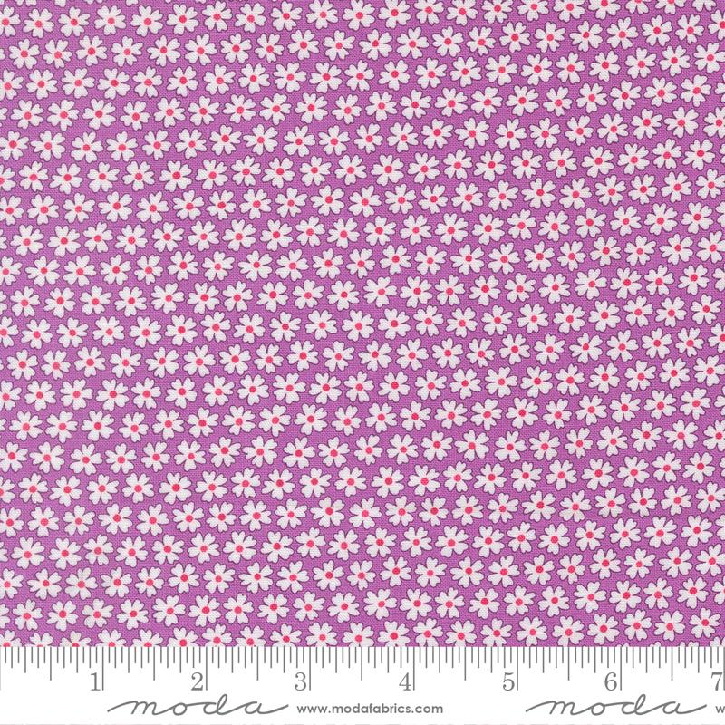 Pick Me Pocket of Posies Lilac - Quilt Fabric