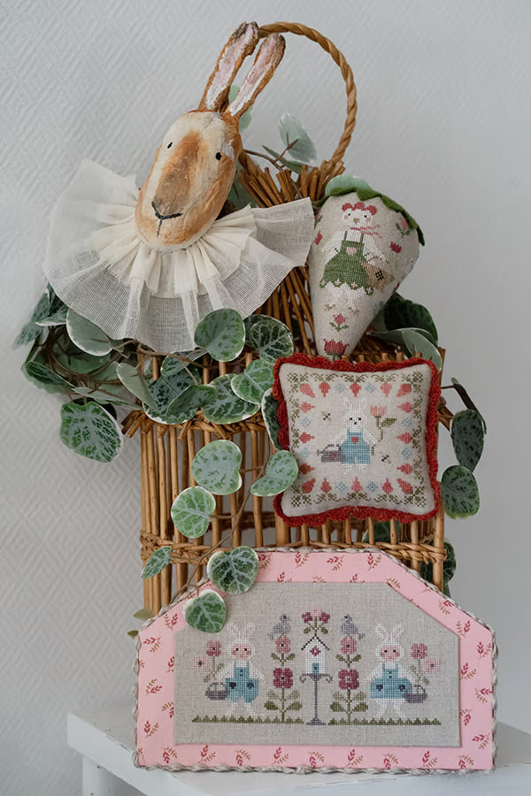 Trio Printemps - Cross Stitch Pattern, zoomed in. Select this picture to zoom back out.