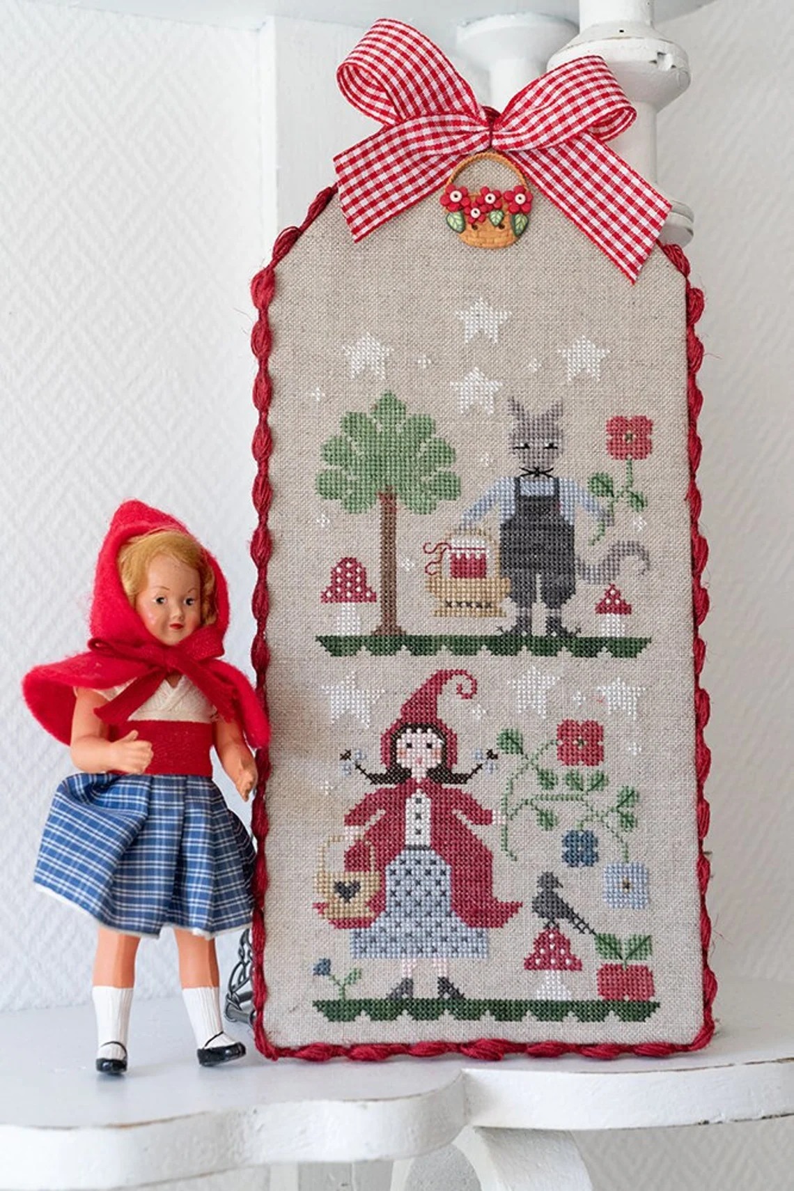 Petite Chaperon Rouge - Cross Stitch Pattern