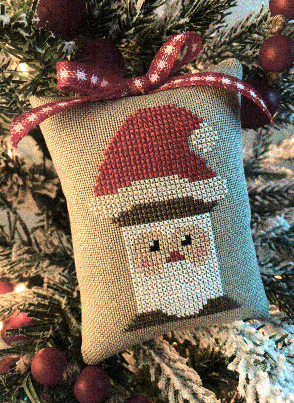Santa Spool - Cross Stitch Pattern