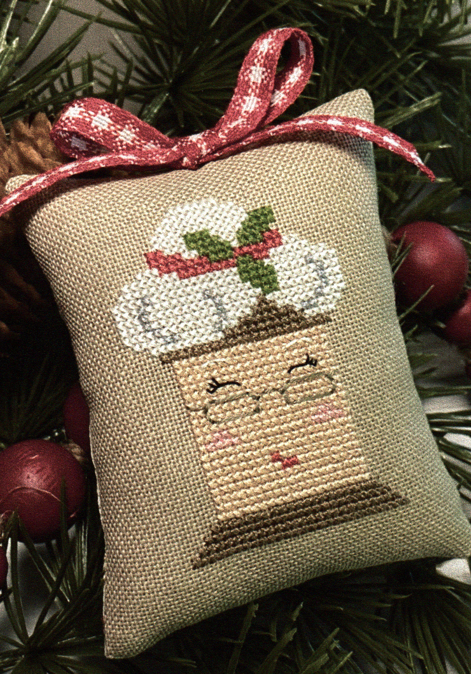 Mrs. Claus Spool - Christmas Cross Stitch Pattern 