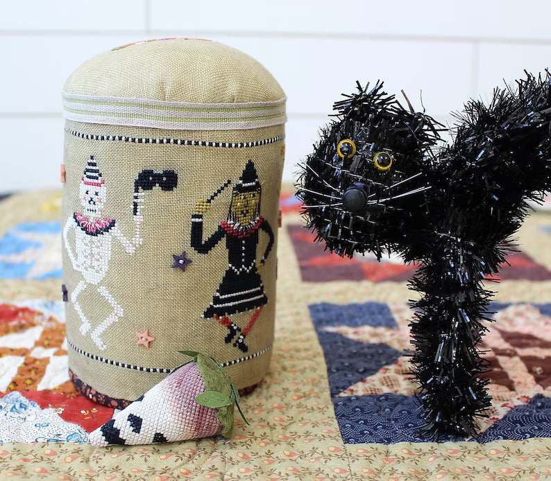 Harlequin Halloween Pin Drum - Cross Stitch Pattern