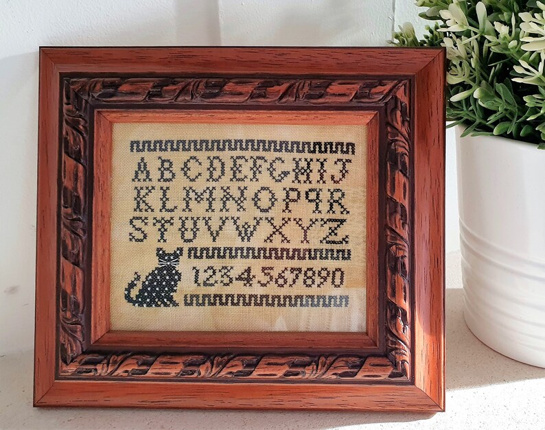 Itty Bitty Dot Kitty Sampler - Cross Stitch Pattern 