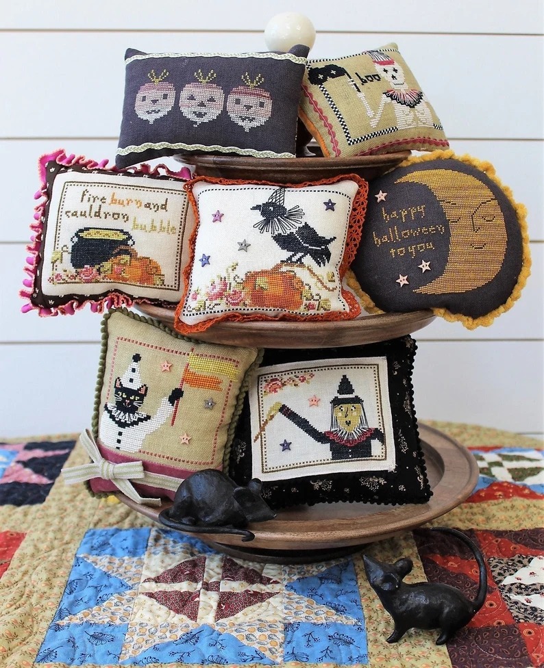 Harlequin Halloween Smalls - Cross Stitch Pattern 