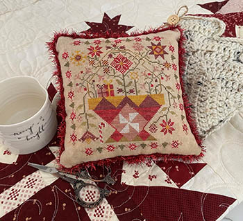 Betsy's Christmas Basket - Cross Stitch Pattern
