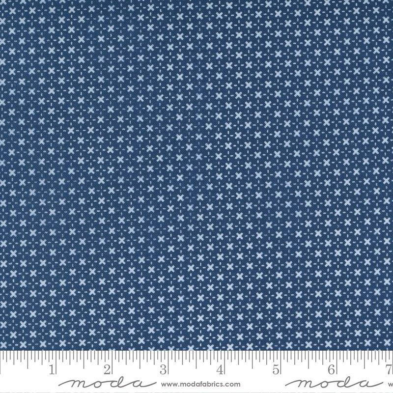 Morning Light Bluebird - Beds And Borders - Quilt Fabric