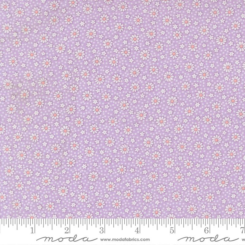 30s Playtime 2025 Daisy Lilac - Quilt Fabric