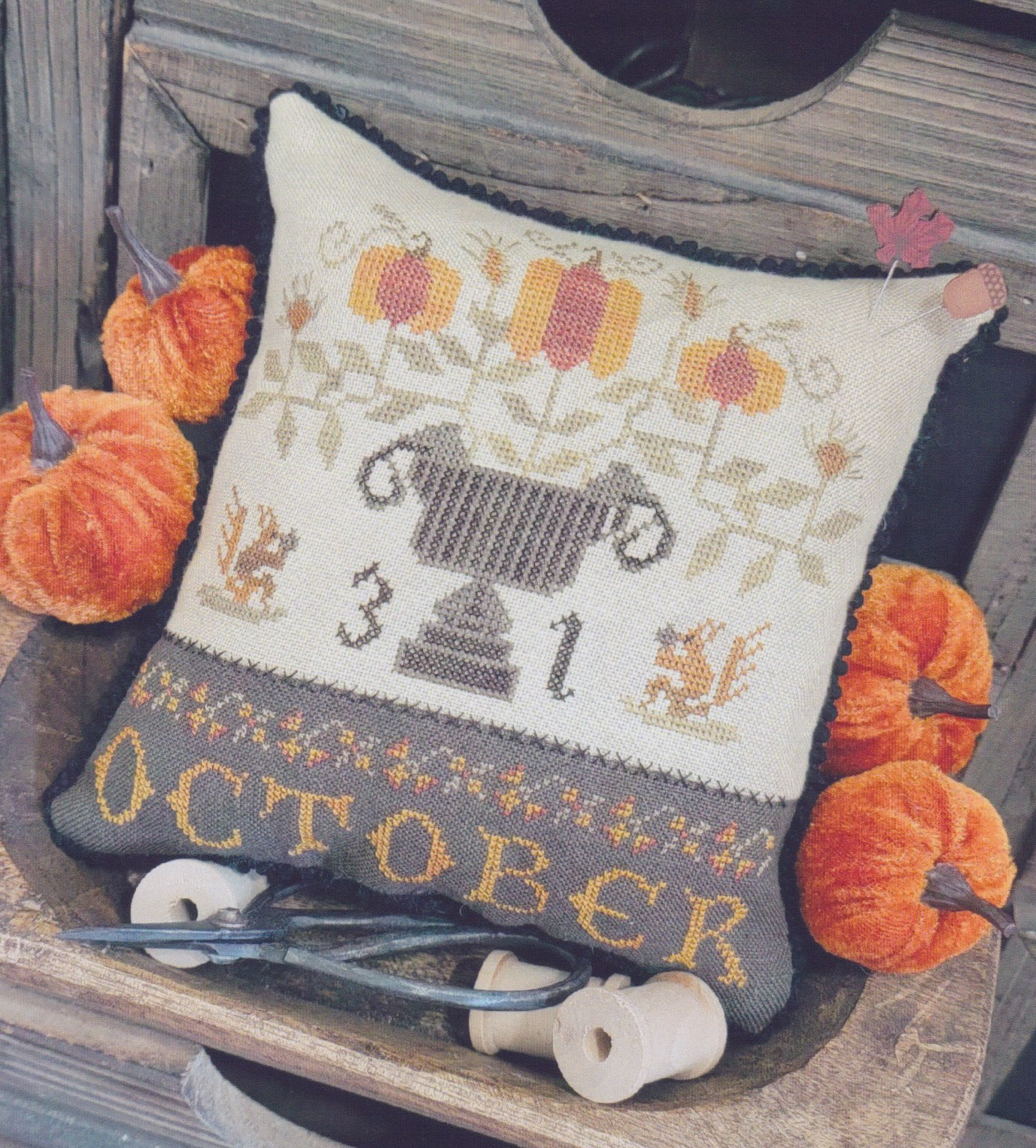 Pumpkin Urn - Cross Stitch Pattern