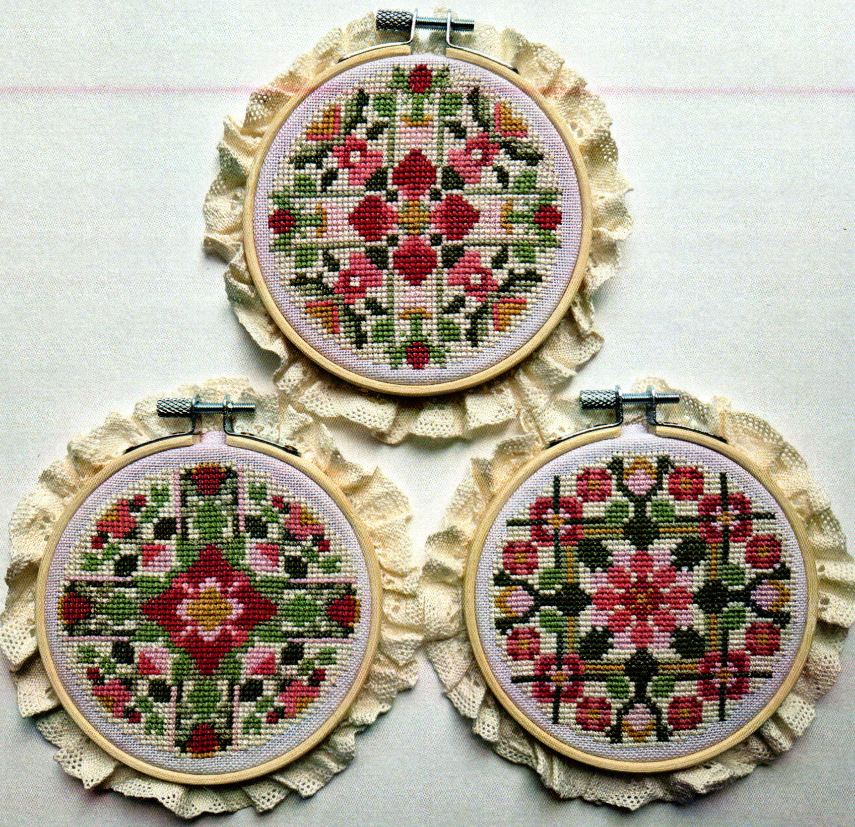 Rosebuds - Cross Stitch Pattern