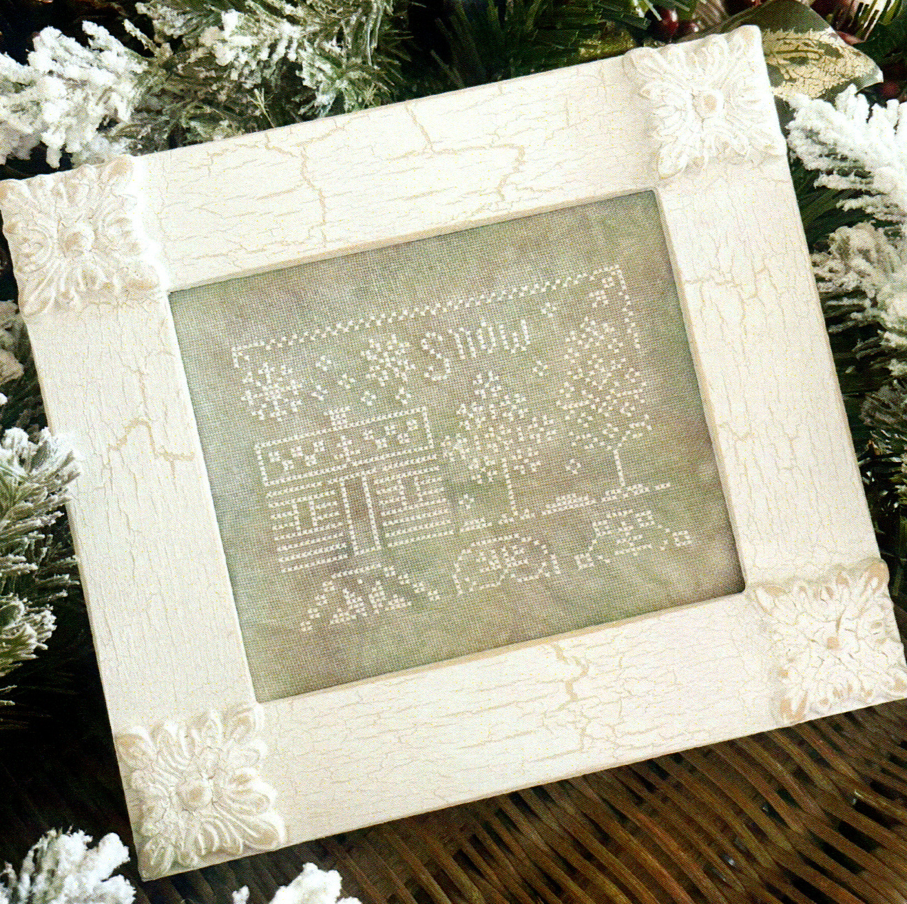 Snowy Quaker - Cross Stitch Pattern
