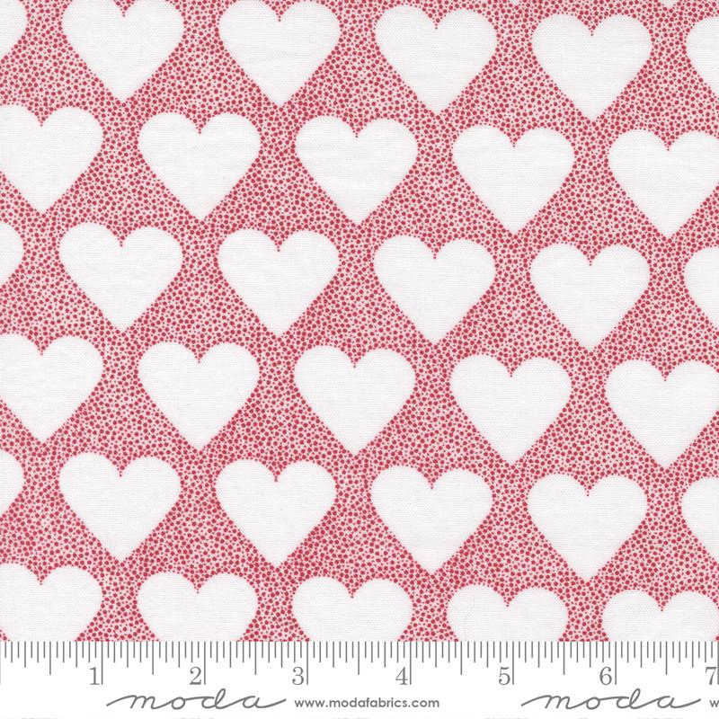 XOXO Hearts - I Heart You Lipstick Lace - Quilt Fabric
