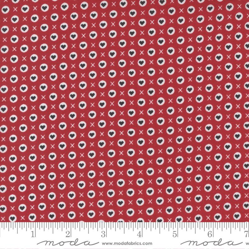 XOXO Lipstick - Quilt Fabric