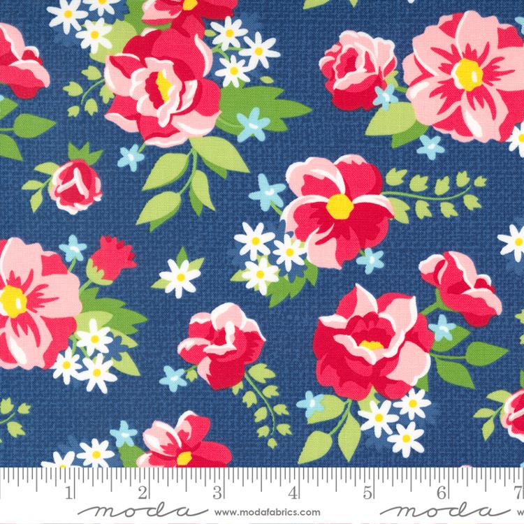 Berry Basket Blueberry - Big Blooms Florals - Quilt Fabric