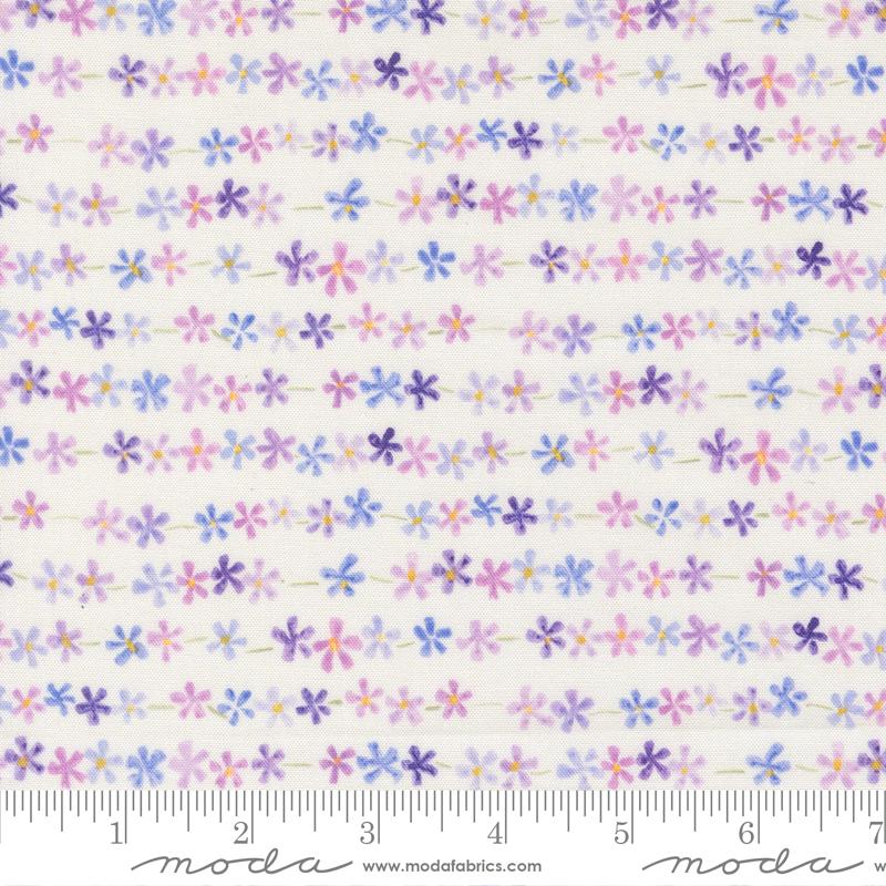 Delphinium Daisy Snowdrop - Quilt Fabric