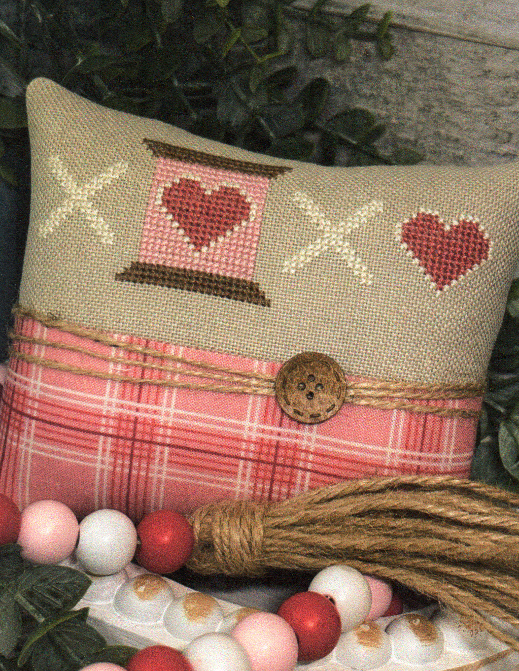 Hugs And Kisses - Valentine Cross Stitch Pattern 