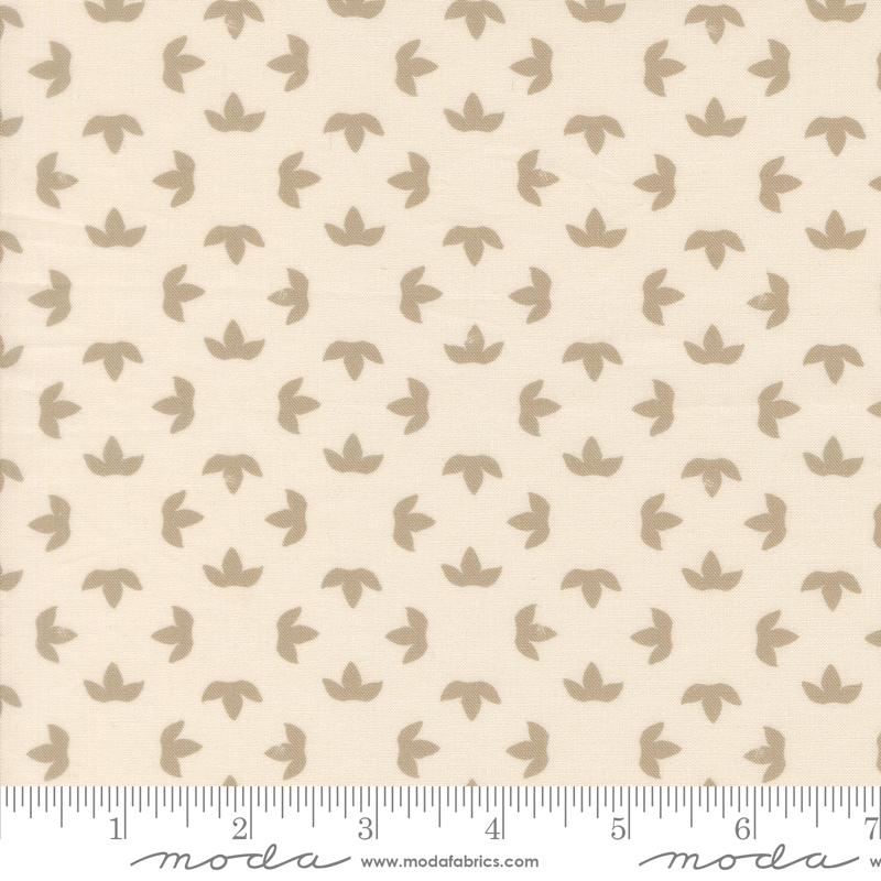 Imprint Floral Ivory - Quilt Fabric