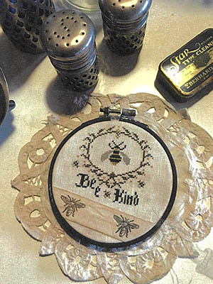 Bee Kind - Cross Stitch Pattern , zoomed in. Select this picture to zoom back out.