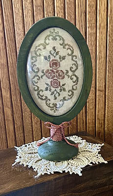Oval Roses - Cross Stitch Pattern, zoomed in. Select this picture to zoom back out.