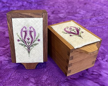 Tulip Box - Cross Stitch Pattern, zoomed in. Select this picture to zoom back out.
