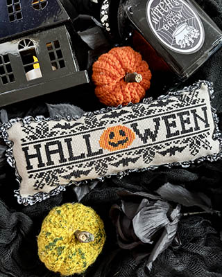 Halloween Pillow - Cross Stitch Stitch, zoomed in. Select this picture to zoom back out.